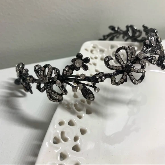 Vera Wang White - Garland Headband in Antique Crystal - Picture 10 of 11